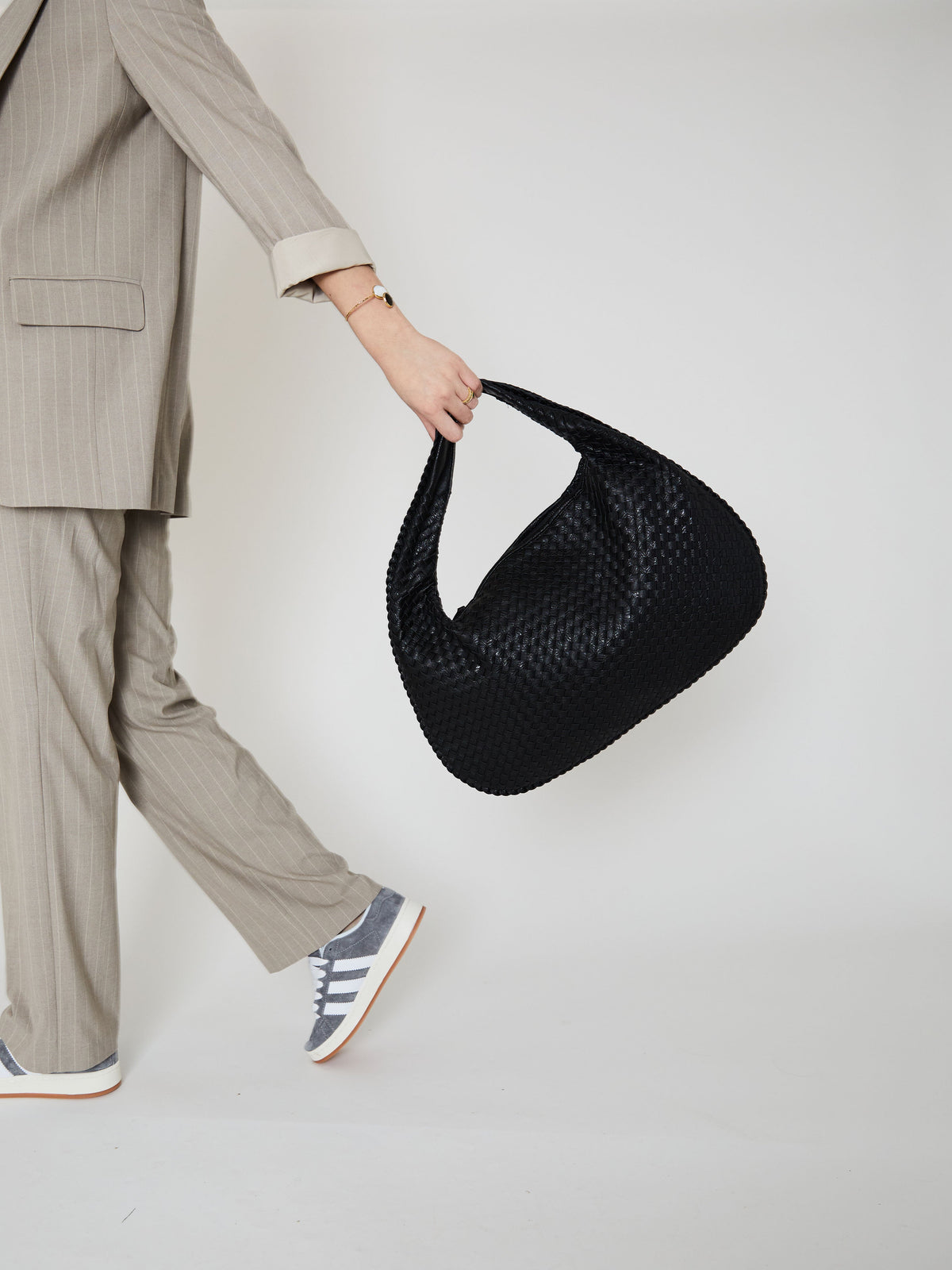 Damen Schultertasche mit Flecht-Design und Reißverschluss