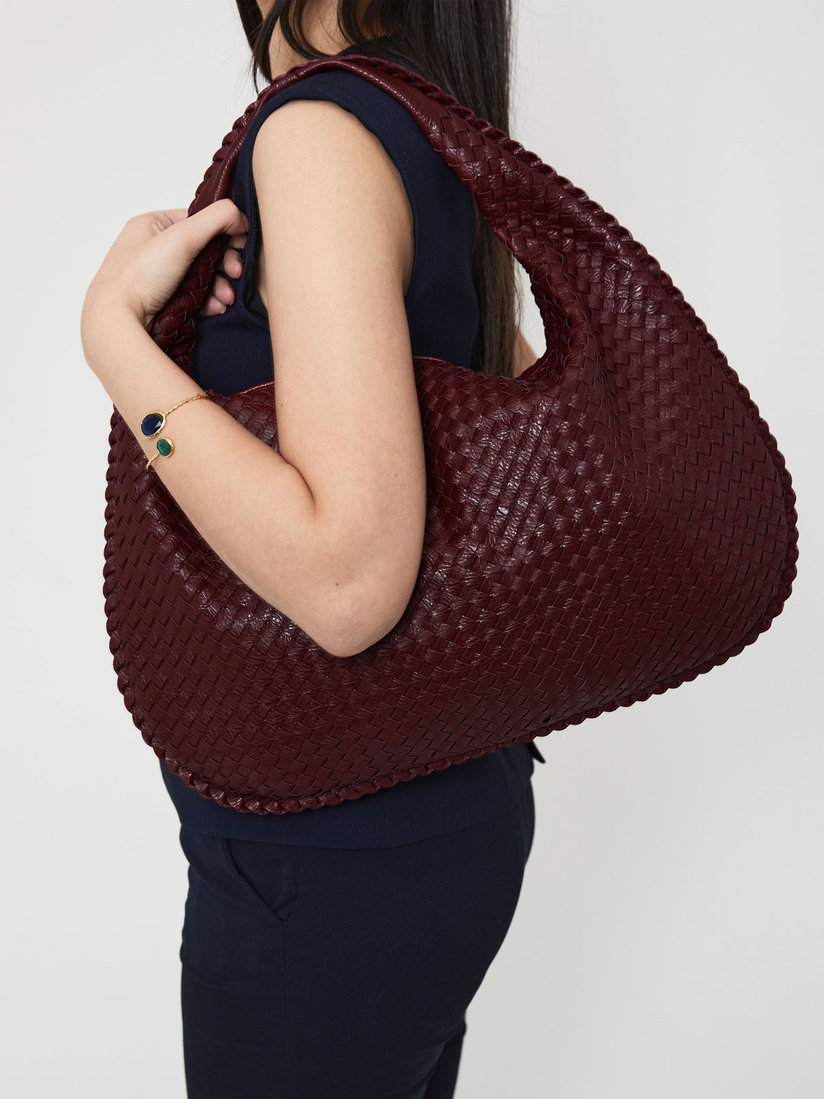 Damen Schultertasche mit Flecht-Design und Reißverschluss