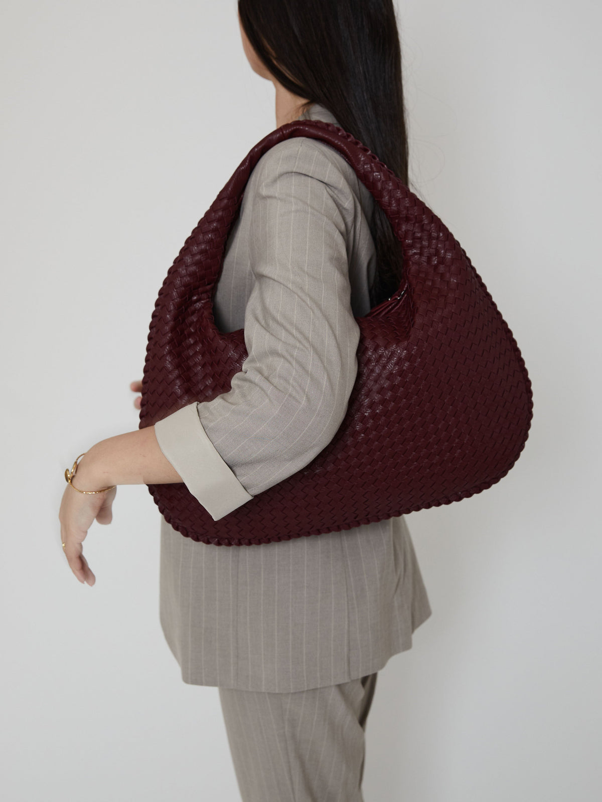 Damen Schultertasche mit Flecht-Design und Reißverschluss