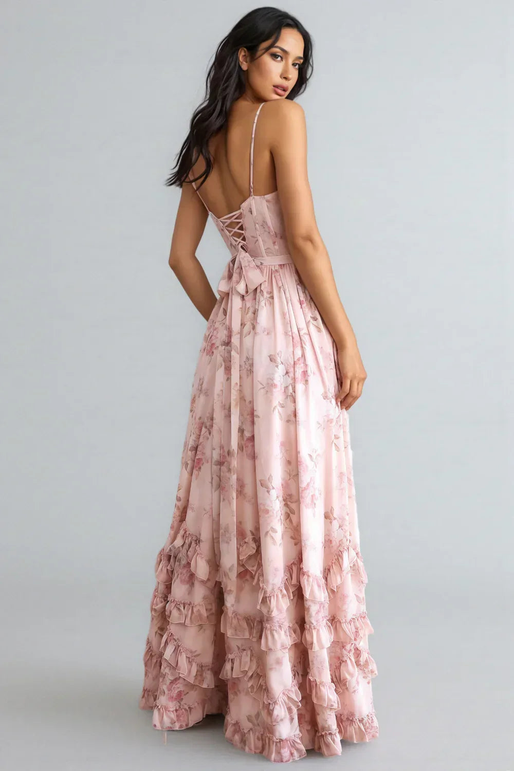 Damen Kleid mit hohem Schlitz und Rüschen