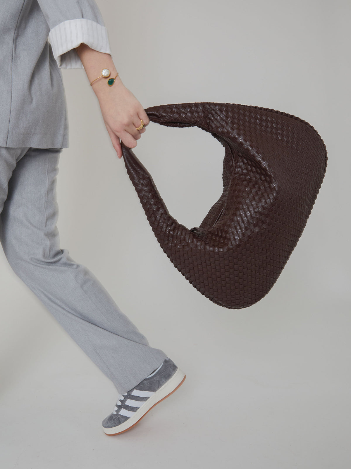 Damen Schultertasche mit Flecht-Design und Reißverschluss