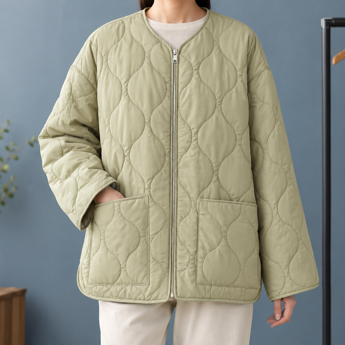 Damen Steppjacke mit Reißverschluss und aufgesetzten Taschen