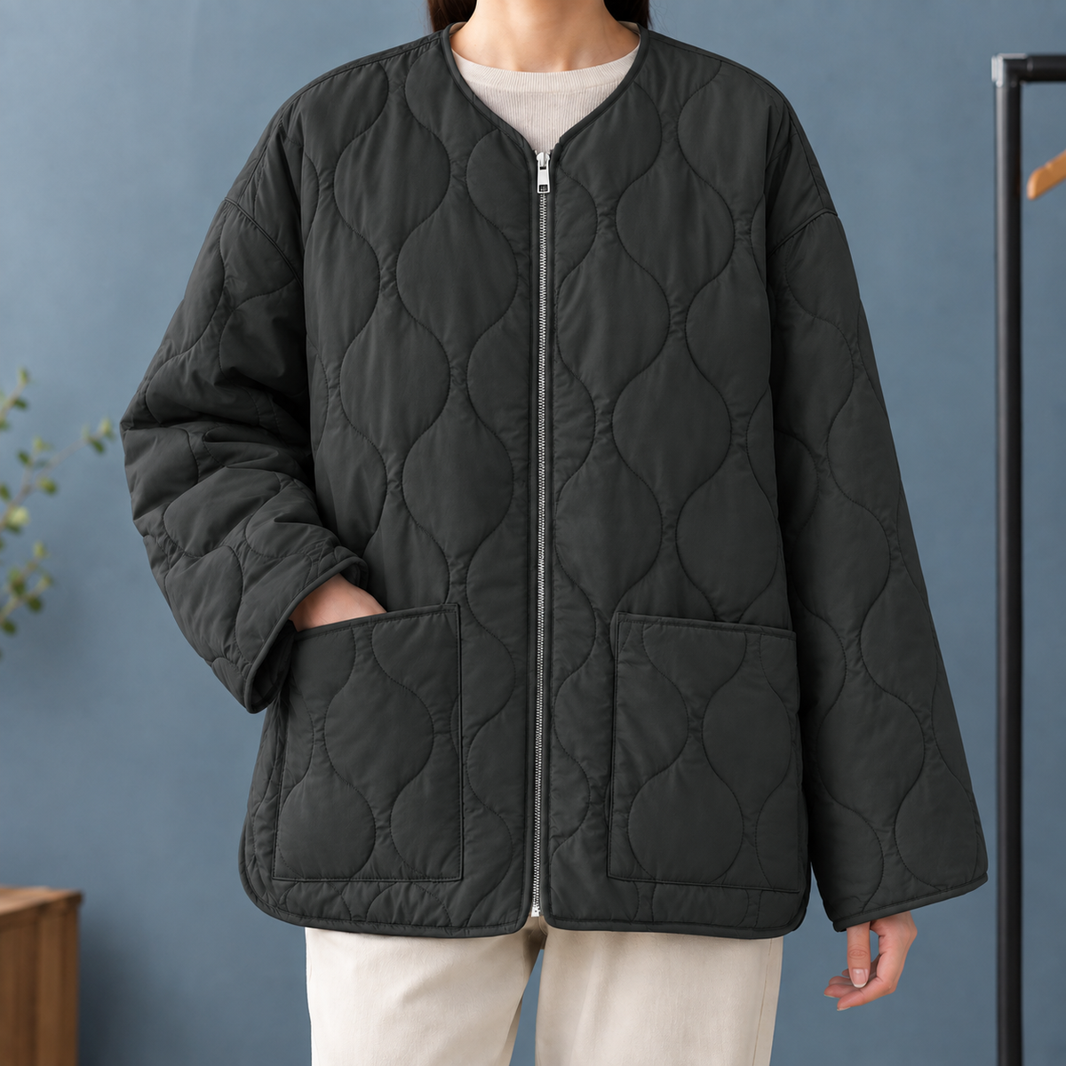 Damen Steppjacke mit Reißverschluss und aufgesetzten Taschen
