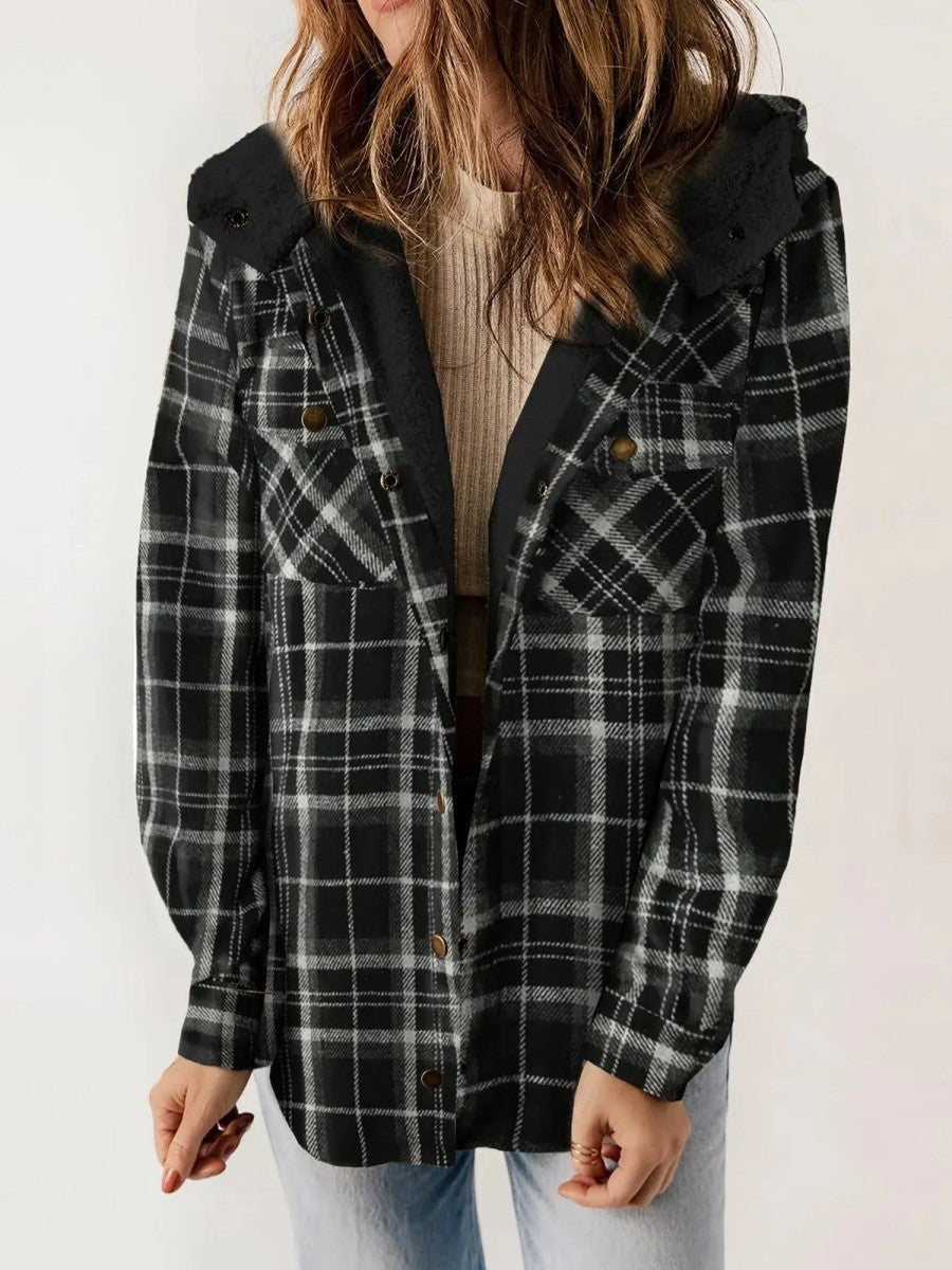 Damen Kapuzenjacke mit Karomuster und Knopfleiste