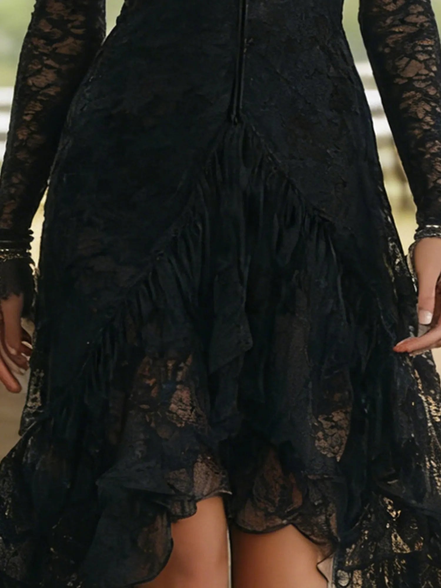 Damen Spitzenkleid maxi schwarz mit V-Ausschnitt