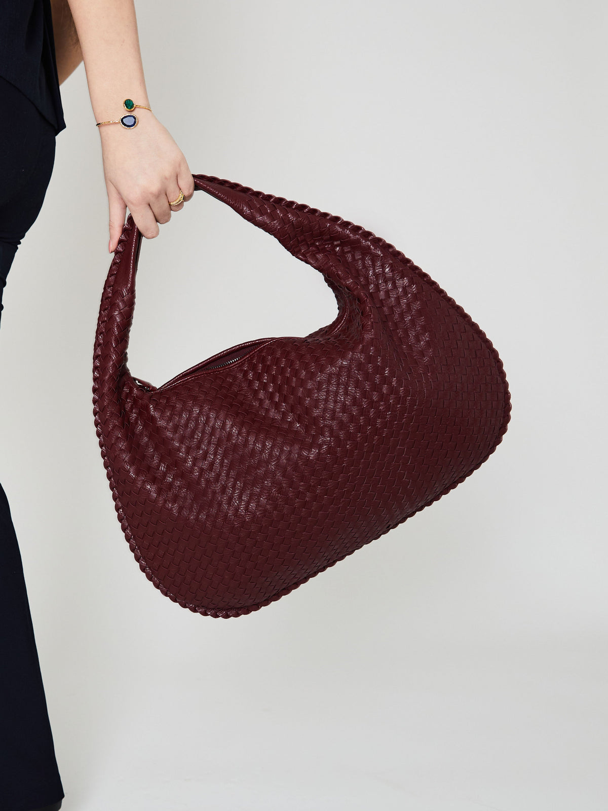 Damen Schultertasche mit Flecht-Design und Reißverschluss