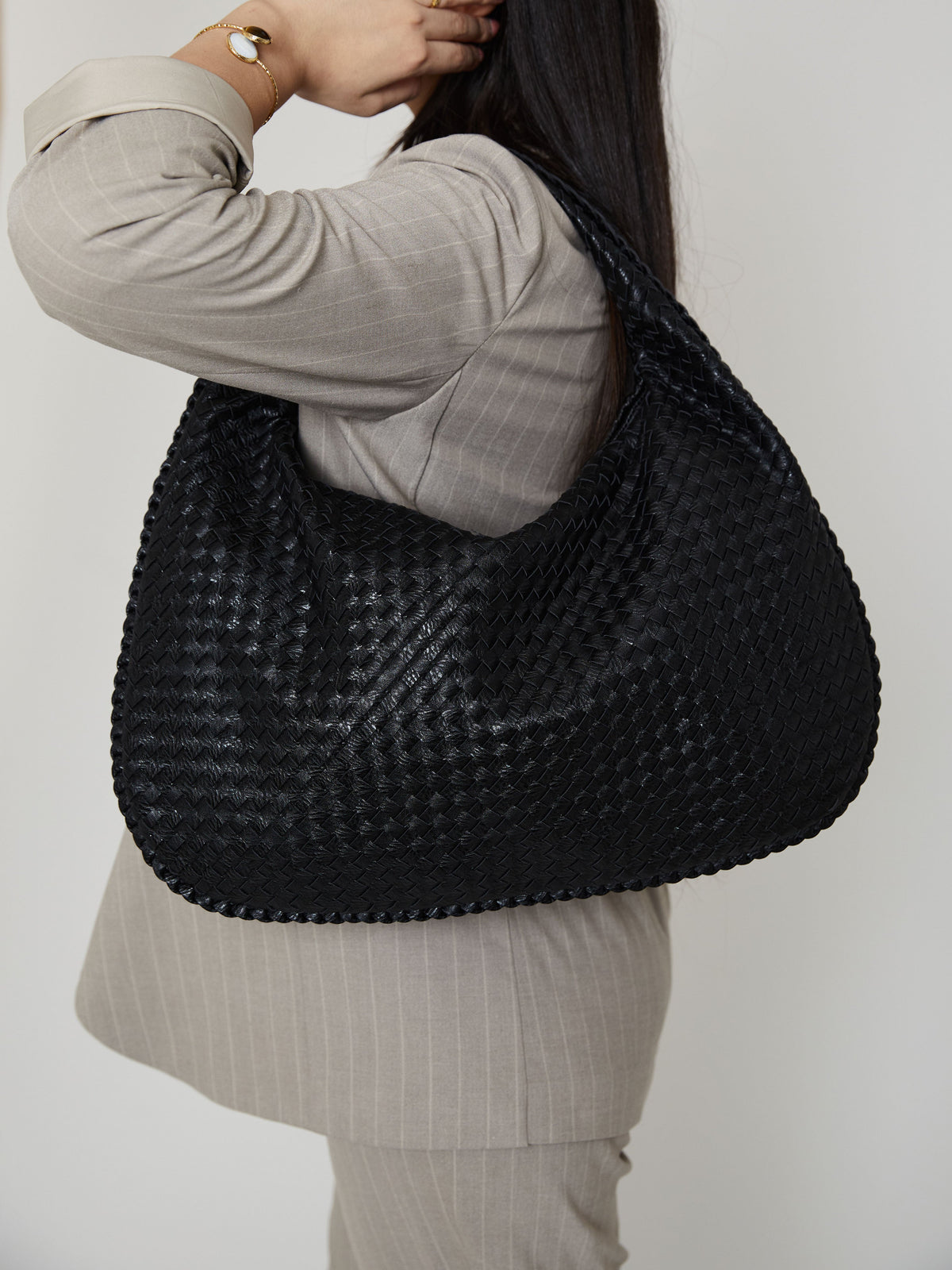 Damen Schultertasche mit Flecht-Design und Reißverschluss