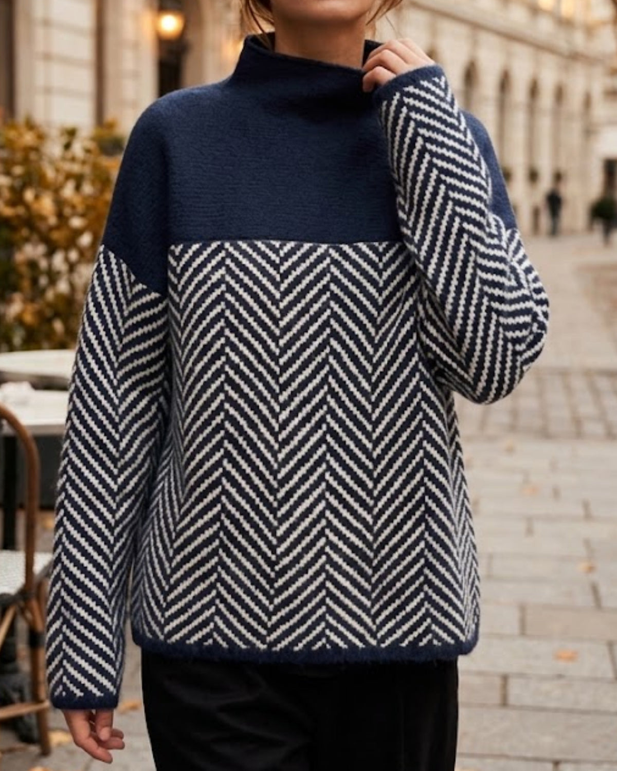 Damen Rollkragenpullover mit Chevron-Muster in lockerer Passform