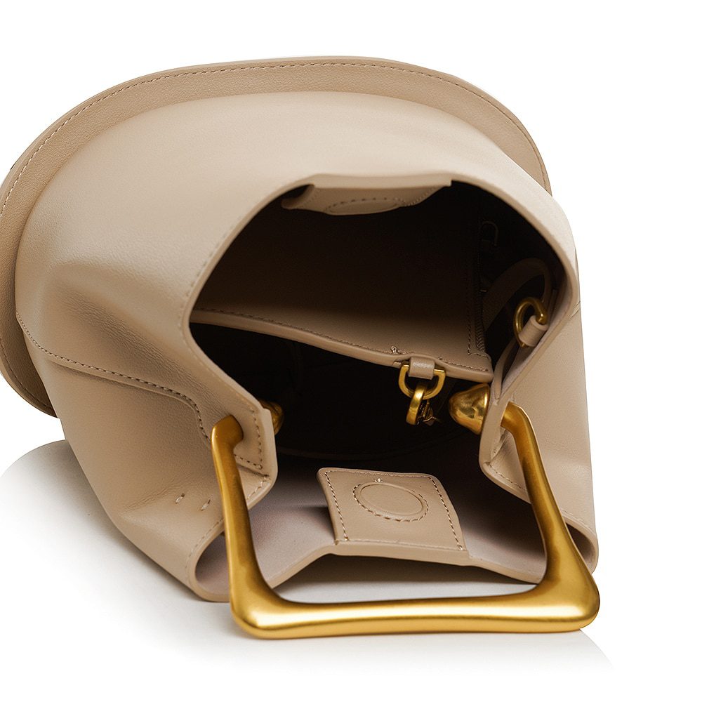 Damen Lederhandtasche mit Magnetverschluss beige
