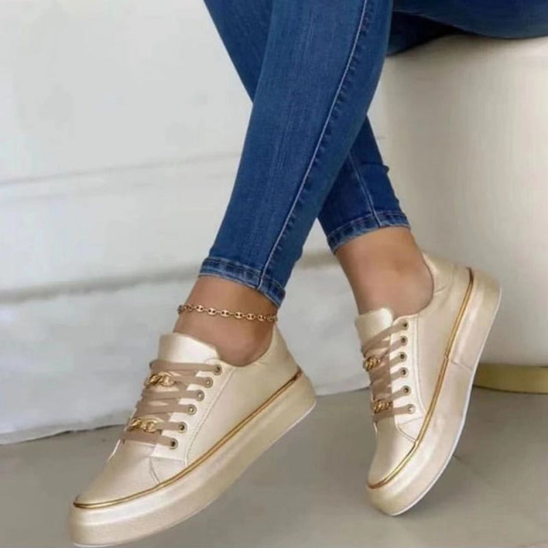 Damen Sneaker mit dicker Sohle und Kettendetail