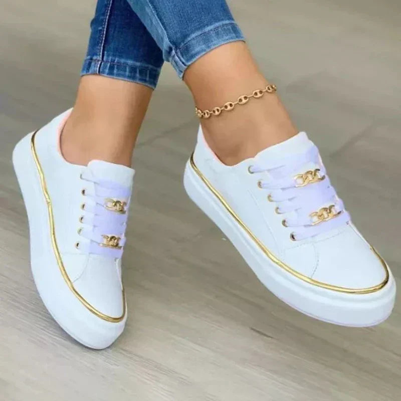 Damen Sneaker mit dicker Sohle und Kettendetail