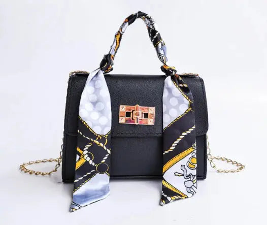 Damen Lederhandtasche mit Goldverschluss
