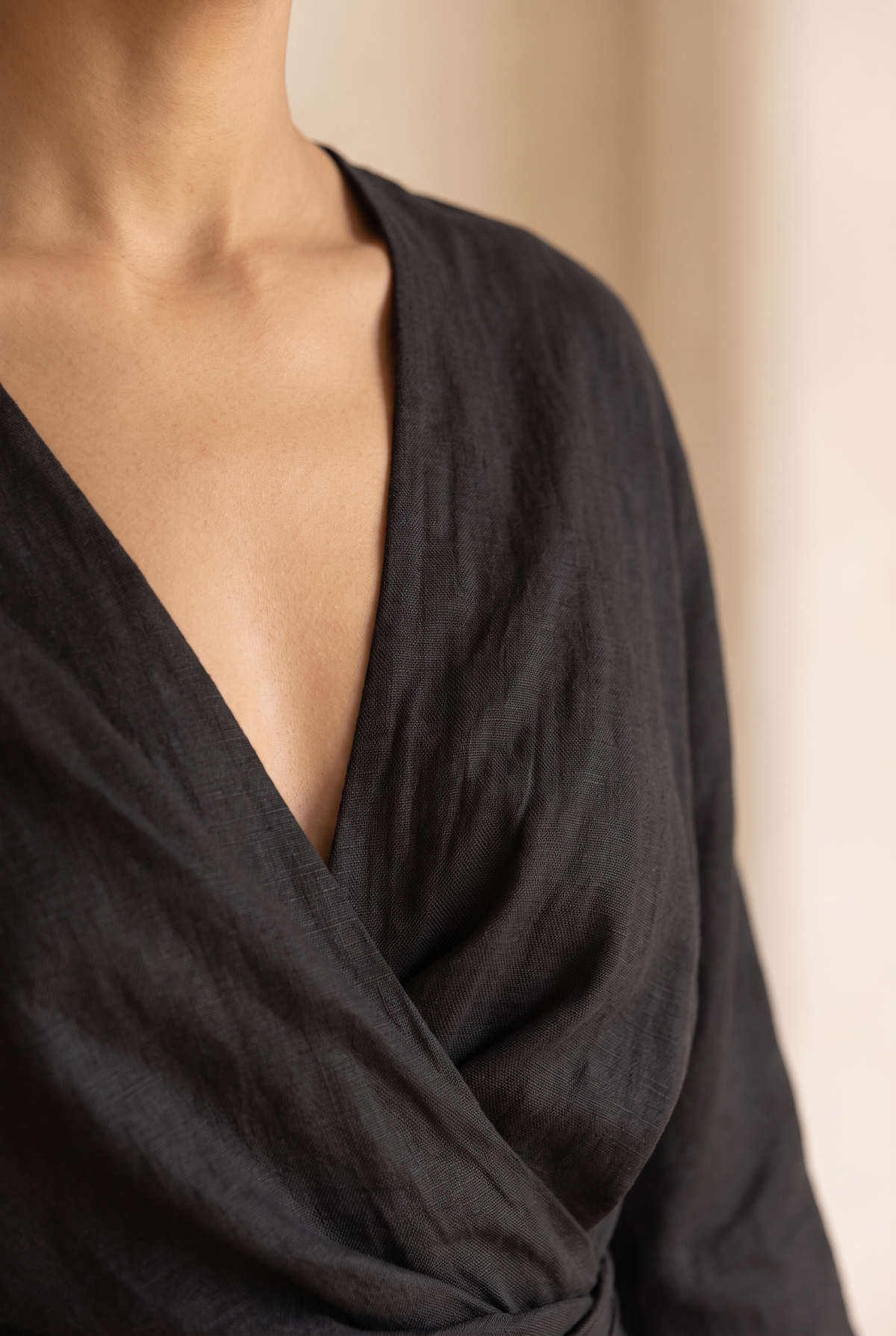 Damen Maxikleid aus Leinenmix mit V-Ausschnitt