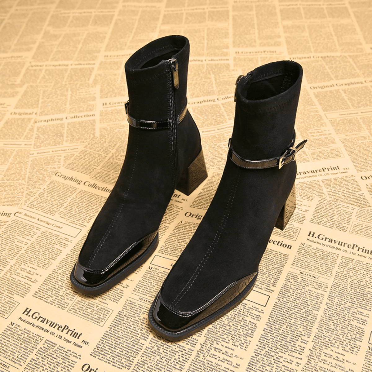 Damen Stiefeletten mit eckiger Zehenpartie und Schnallenriemen