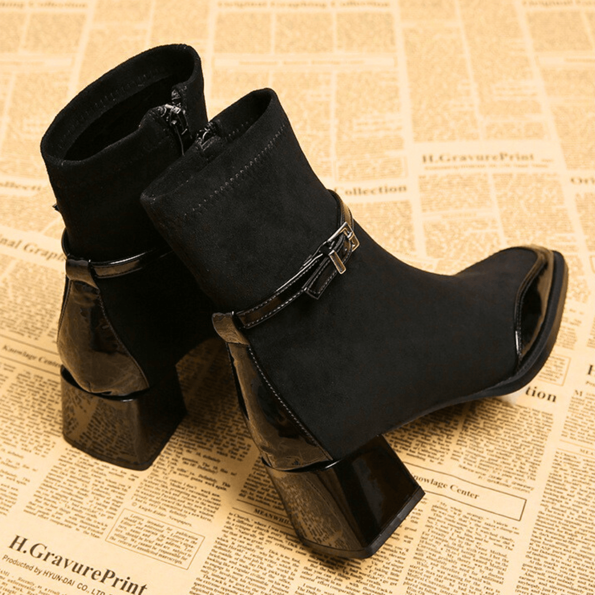 Damen Stiefeletten mit eckiger Zehenpartie und Schnallenriemen