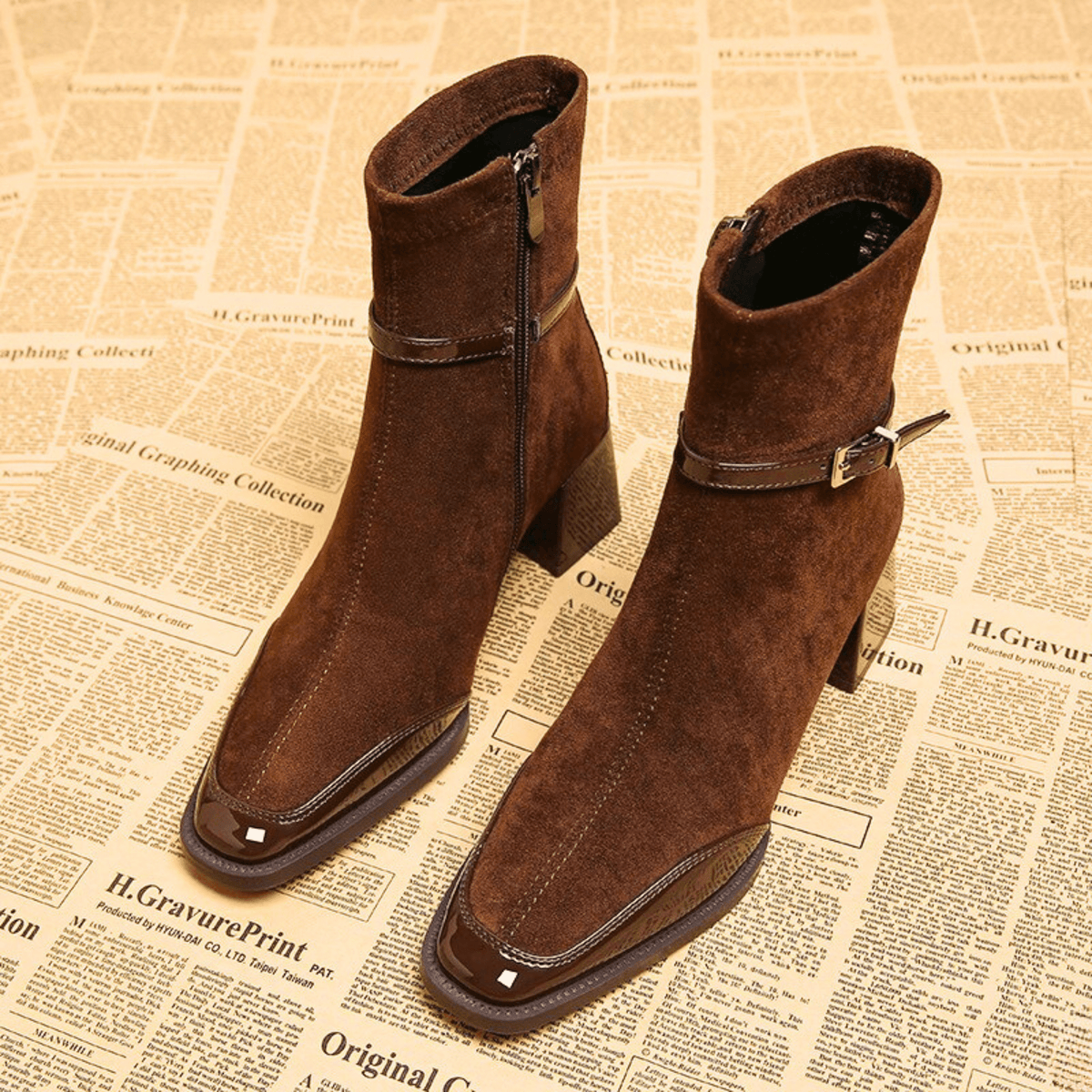 Damen Stiefeletten mit eckiger Zehenpartie und Schnallenriemen